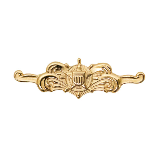 Coast Guard Badge: Cutterman Officer